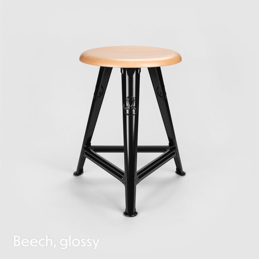 Stool Rowac Schemel 50 cm in context atelier — steel riveté wood — vintage | Antifer