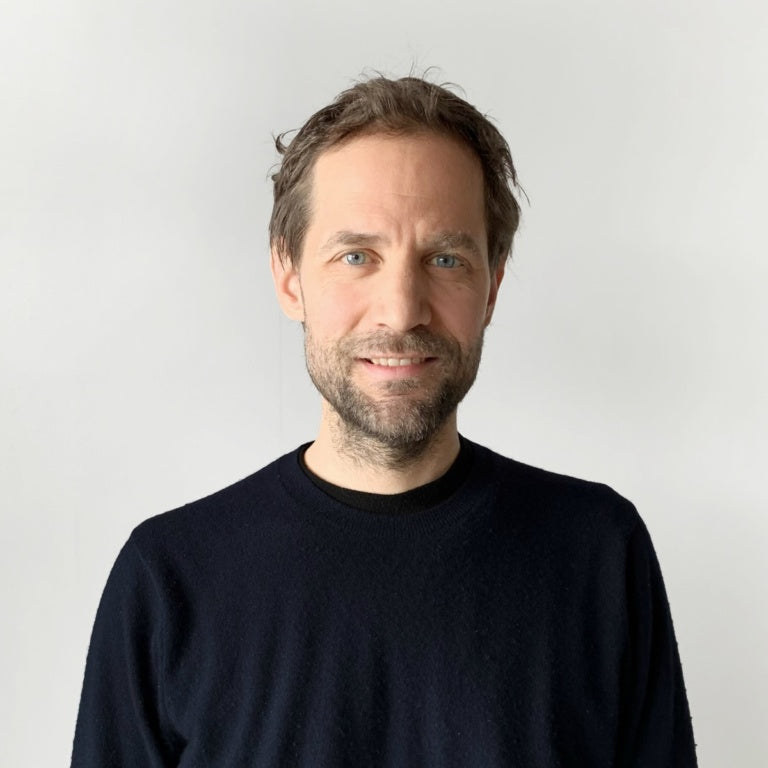 Porträt von Moritz Schlatter, Designer des Polar-Stuhls