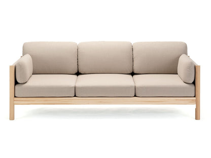 Castor Lobby 3-Sitzer-Sofa aus massiver Eiche und Stoff, BIG-GAME für Karimoku New Standard — Studioansicht Nr. 1 | Antifer