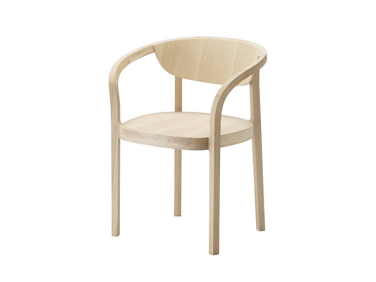 Chesa Stuhl aus Massivholz, Jörg Boner für Karimoku New Standard — Studioansicht Nr. 1 | Antifer