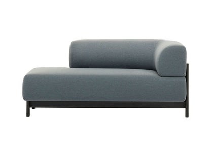 Chaise longue Elephant derecha de castaño macizo y tejido, Christian Haas para Karimoku New Standard — vista de estudio n.º 1 | Antifer