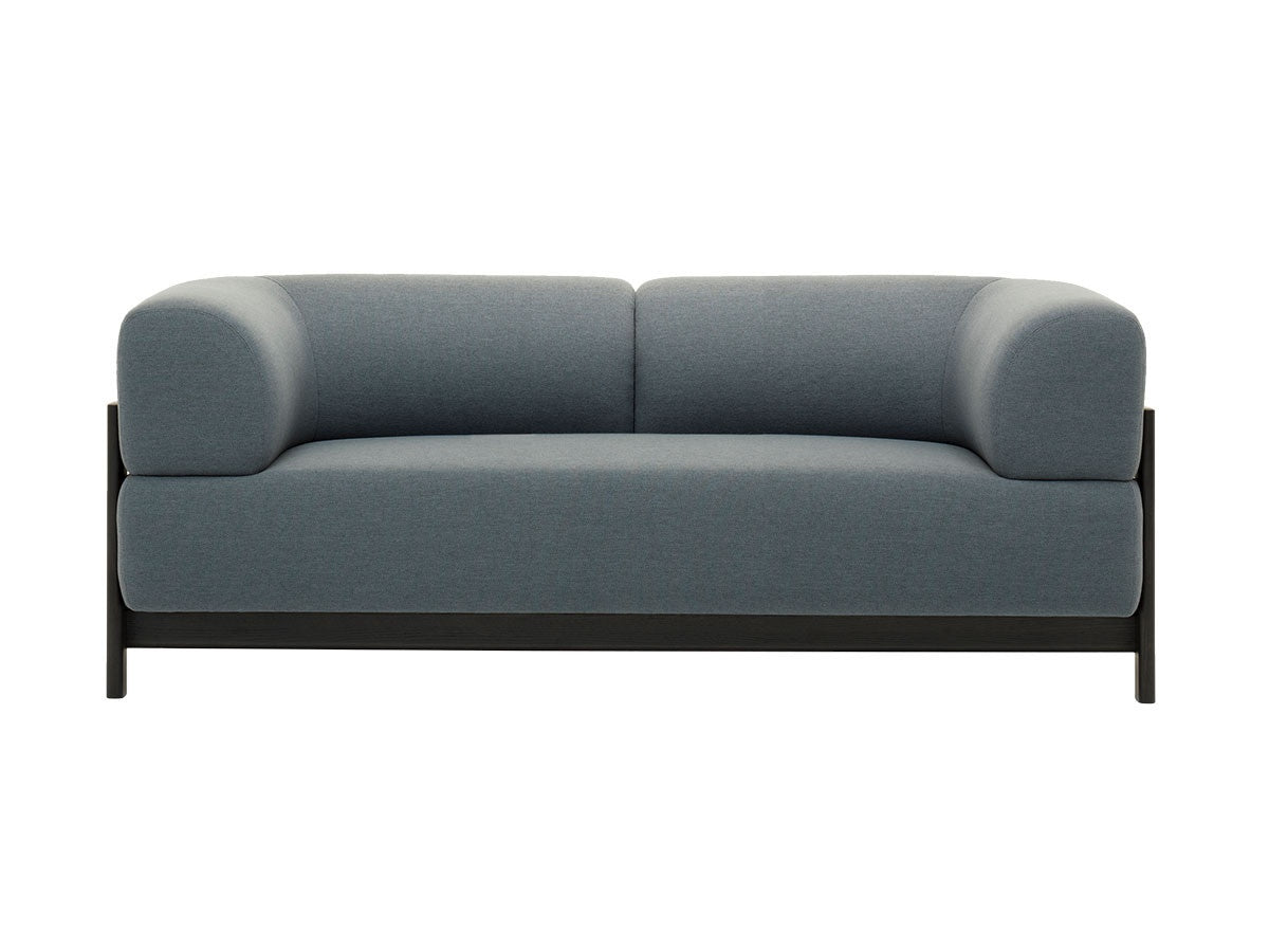 Sofá Elephant 2 plazas de castaño macizo y tejido, Christian Haas para Karimoku New Standard — vista de estudio n.º 1 | Antifer