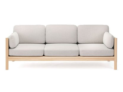 Castor Lobby 3-Sitzer-Sofa aus massiver Eiche und Stoff, BIG-GAME für Karimoku New Standard — Studioansicht Nr. 2 | Antifer