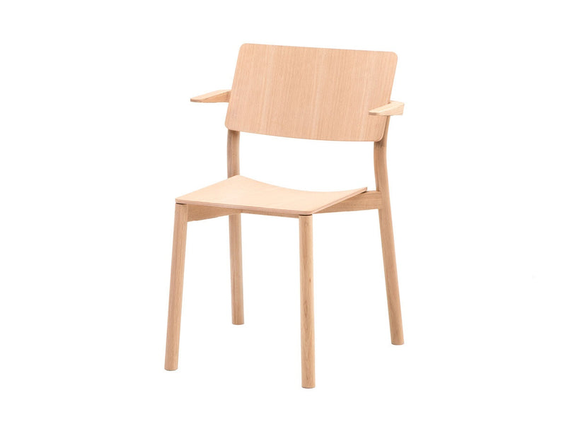 Panorama-Armlehnstuhl in Pure Oak, auf weißem Grund