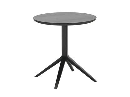 Table bistrot Scout en chêne massif, Christian Haas pour Karimoku New Standard — vue studio n°2 | Antifer