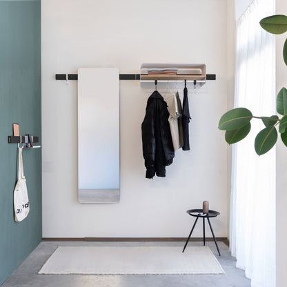 Vestiaire mural Le Vestibule Variand E12 — black on chêne — design Variand | Antifer
