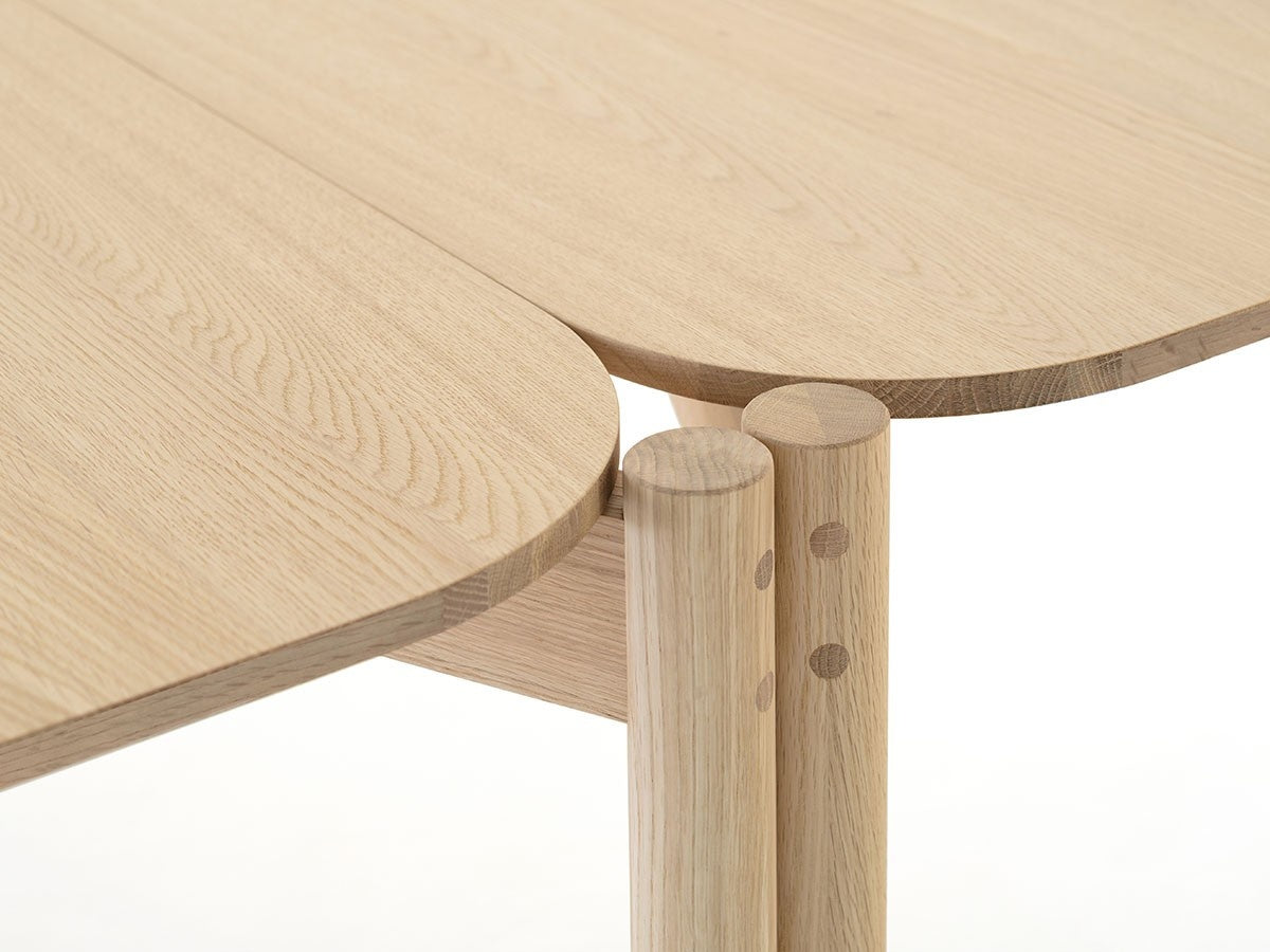 Table Castor 180 en chêne massif, BIG-GAME pour Karimoku New Standard — vue studio n°4 | Antifer
