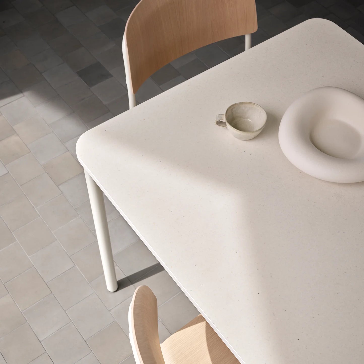 Tabletop Kvadrat Really in context — textile coton circular upcycled, base wood | Antifer