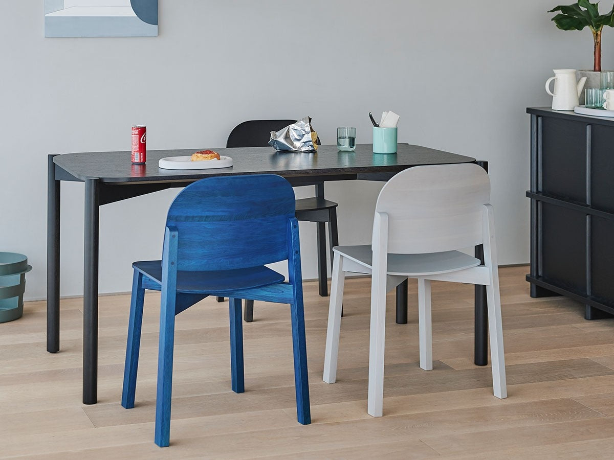 Polar Stuhl aus Massivholz, Moritz Schlatter für Karimoku New Standard — Studioansicht Nr. 10 | Antifer