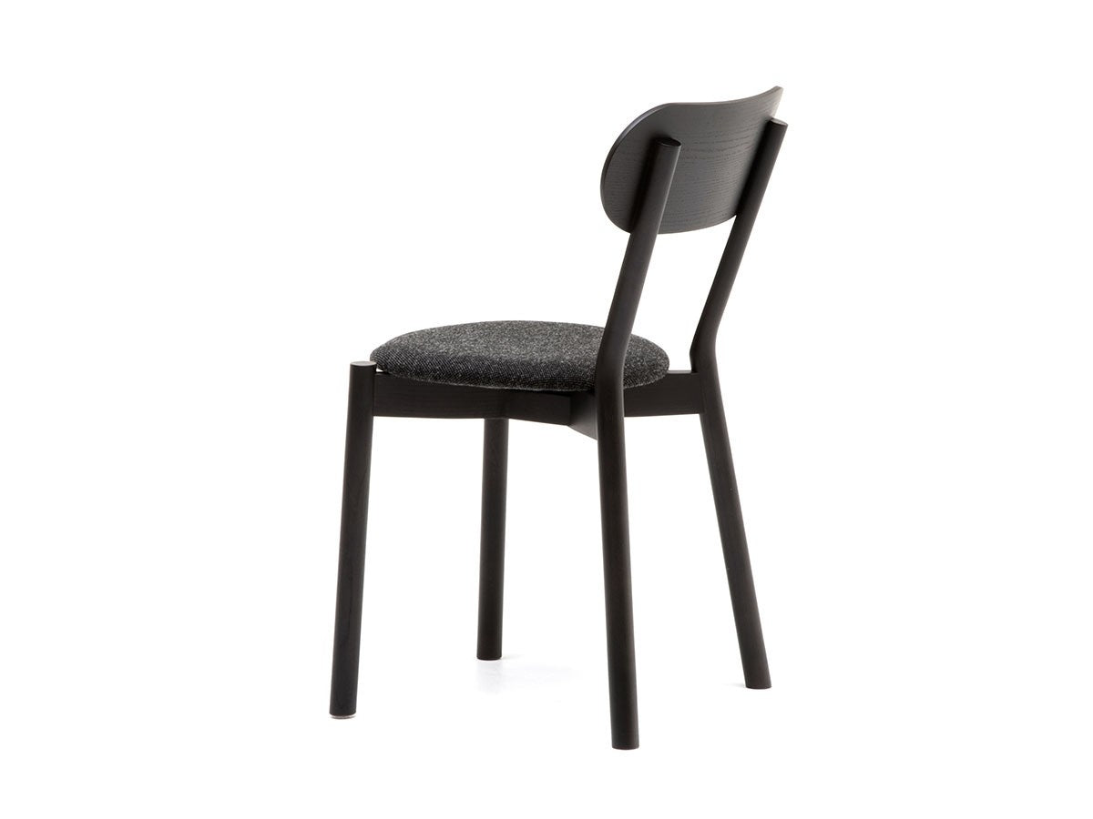 Stuhl Castor Plus Pad aus massiver Eiche und Stoff, BIG-GAME für Karimoku New Standard — Studioansicht Nr. 11 | Antifer