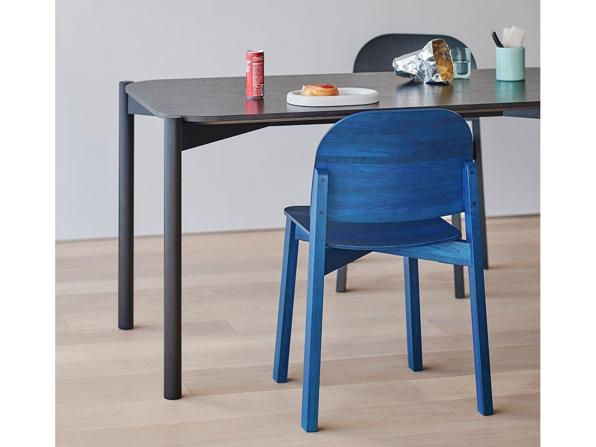 Polar Stuhl aus Massivholz, Moritz Schlatter für Karimoku New Standard — Studioansicht Nr. 11 | Antifer