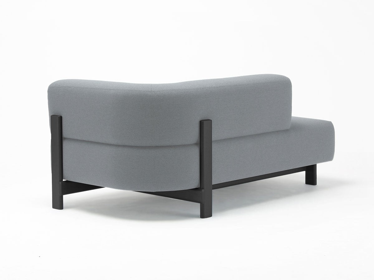 Chaise longue Elephant derecha de castaño macizo y tejido, Christian Haas para Karimoku New Standard — vista de estudio n.º 12 | Antifer