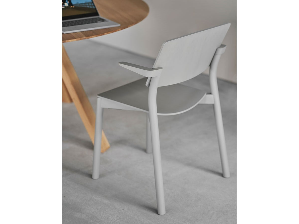 Panorama Sessel aus Massivholz, Geckeler Michels für Karimoku New Standard — Studioansicht Nr. 12 | Antifer