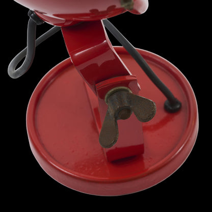 Lampe Jeep rouge, gros plan sur la base