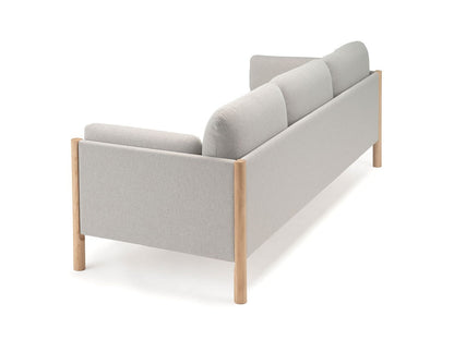 Castor Lobby 3-Sitzer-Sofa aus massiver Eiche und Stoff, BIG-GAME für Karimoku New Standard — Studioansicht Nr. 13 | Antifer
