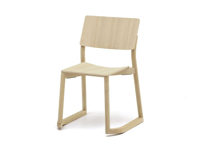 Panorama Stuhl mit Kufen aus Massivholz, Geckeler Michels für Karimoku New Standard — Studioansicht Nr. 17 | Antifer