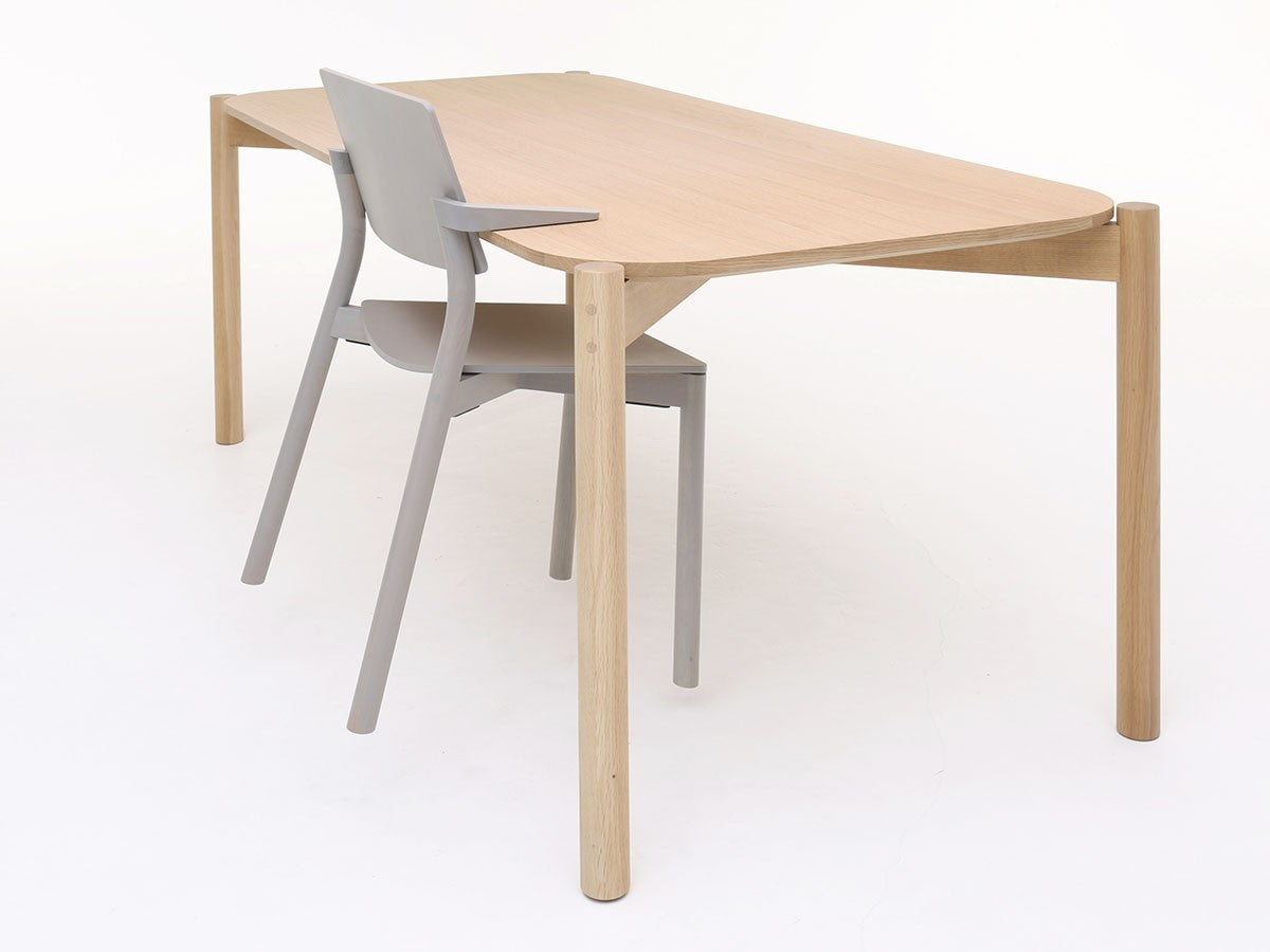 Panorama Sessel aus Massivholz, Geckeler Michels für Karimoku New Standard — Studioansicht Nr. 19 | Antifer