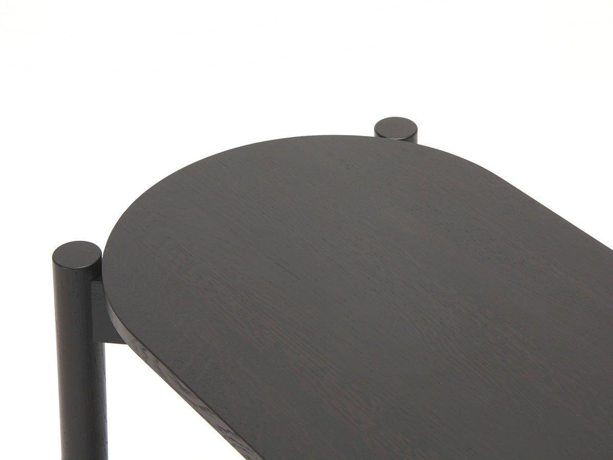 Banco de comedor Castor — detalle del asiento negro redondeado y de su pata cilíndrica | Antifer