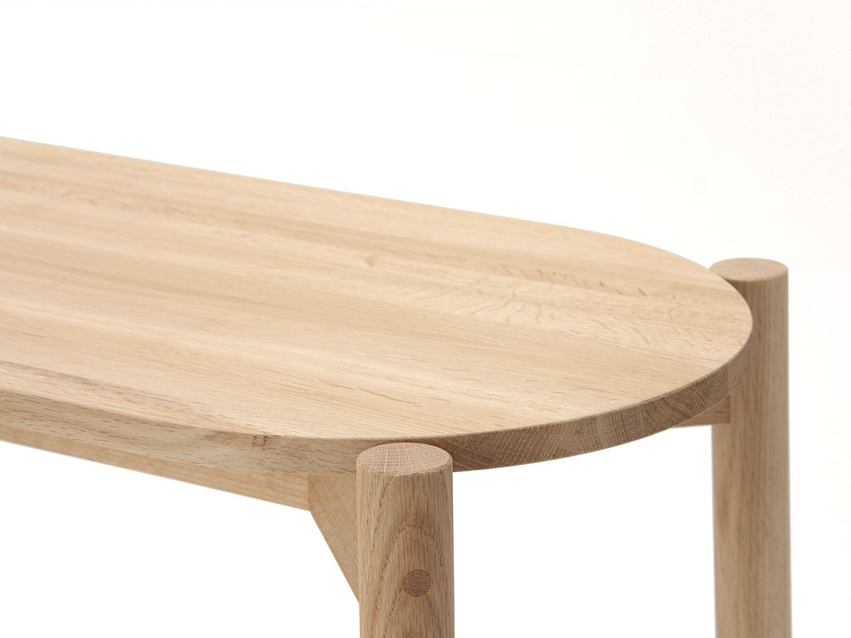 Banco de comedor Castor — detalle del canto del asiento de roble y del ensamble de la pata | Antifer