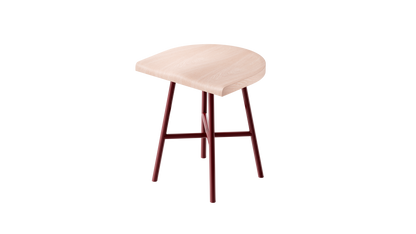 Camarade tabouret bas 45 cm assise hêtre massif pieds acier couleur terre de sienne brulée vue de gauche. Design Big Game