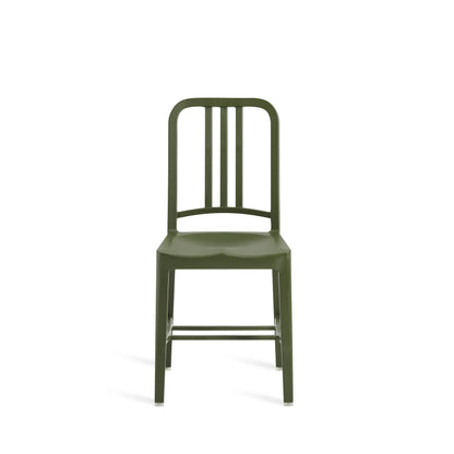 Chaise 111 Navy Emeco en plastique rPET recyclé couleur vert cypress vue de face