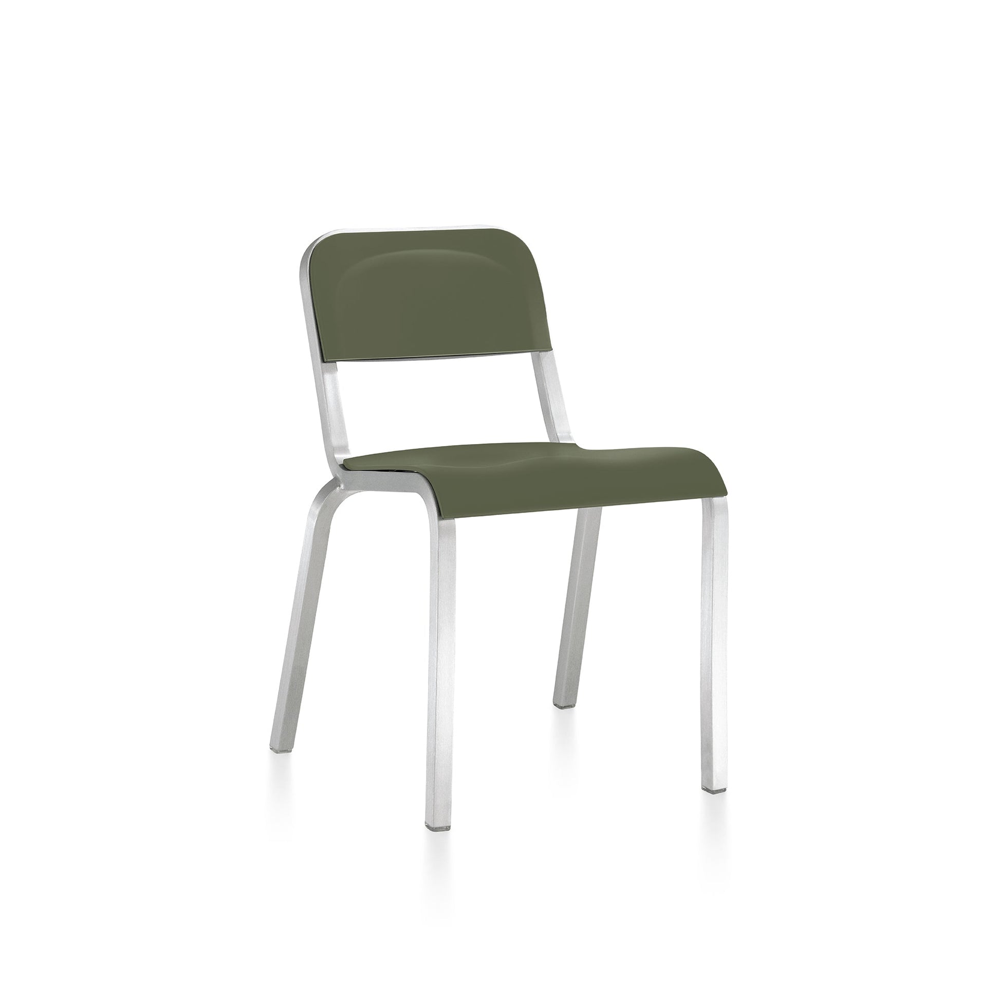 Chaise Emeco 1951 vert cyprès, cadre aluminium brossé
