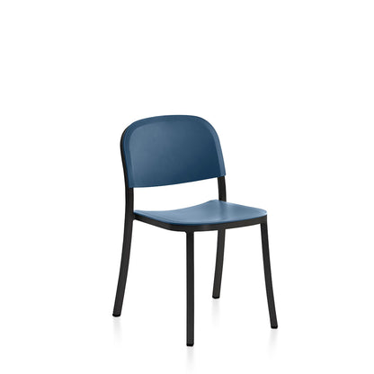 Chaise Emeco 1 Inch bleu, cadre noir thermolaqué