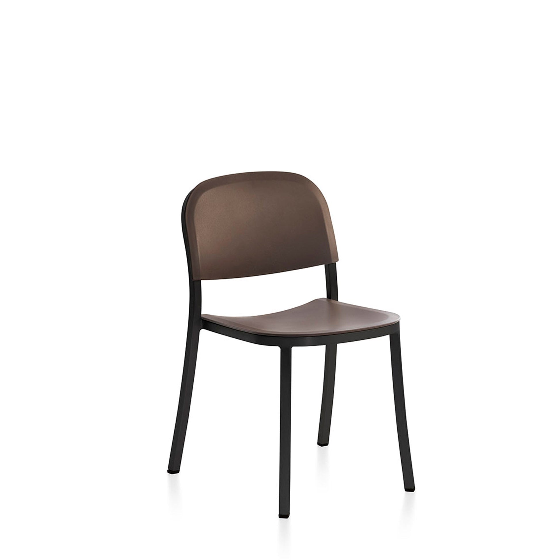 Chaise Emeco 1 Inch marron, cadre noir thermolaqué
