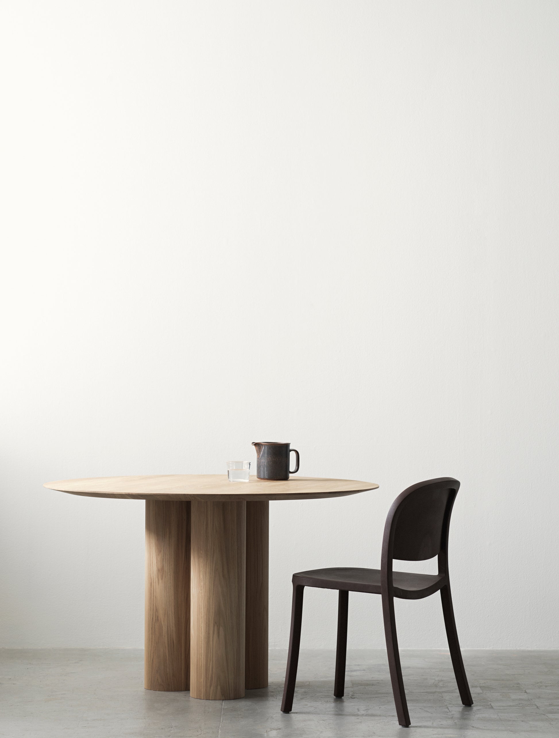 Chair Emeco 1 Inch Reclaimed — catalog view face — polypropylène recycled — design Jasper Morrison | Antifer