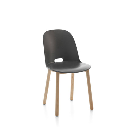 Chaise Alfi Emeco design Jasper Morrison à dossier haut couleur gris foncé