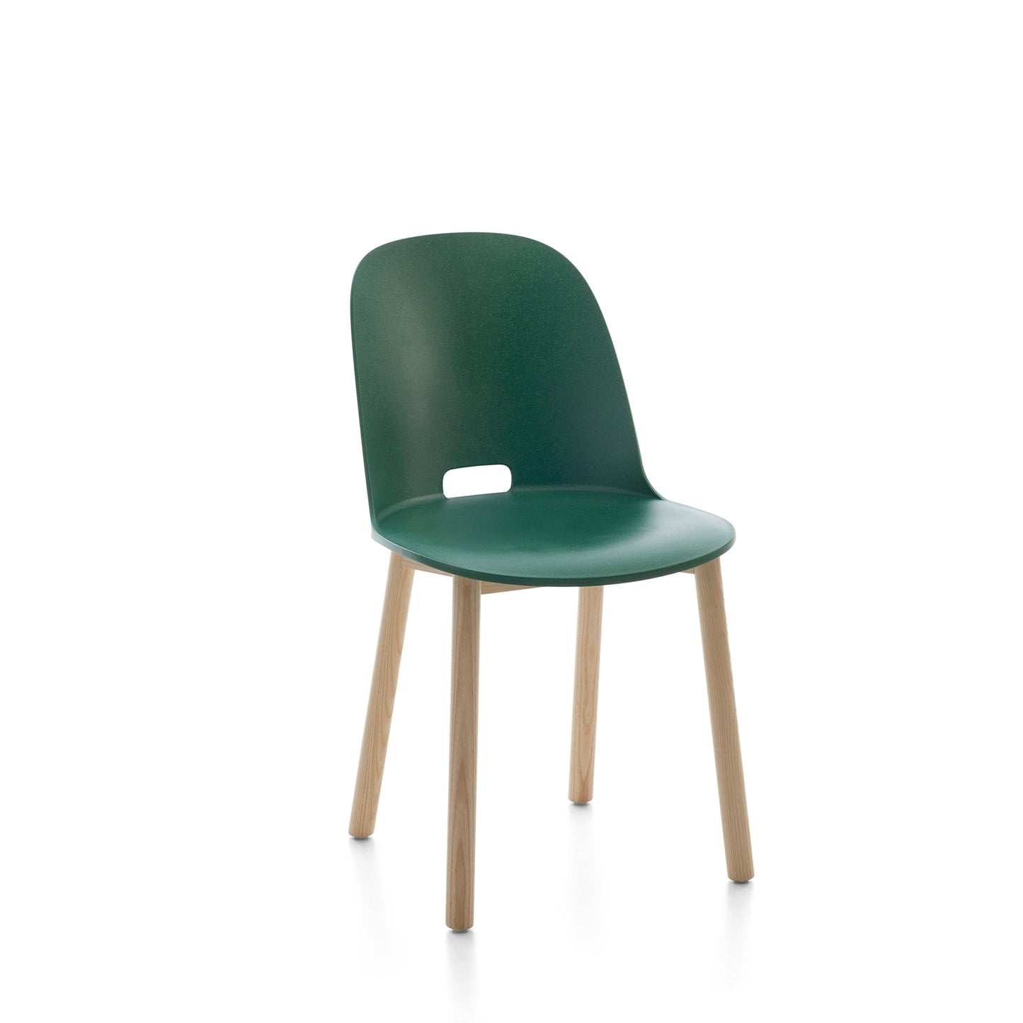 Chaise Alfi Emeco design Jasper Morrison à dossier haut couleur gris foncé couleur vert