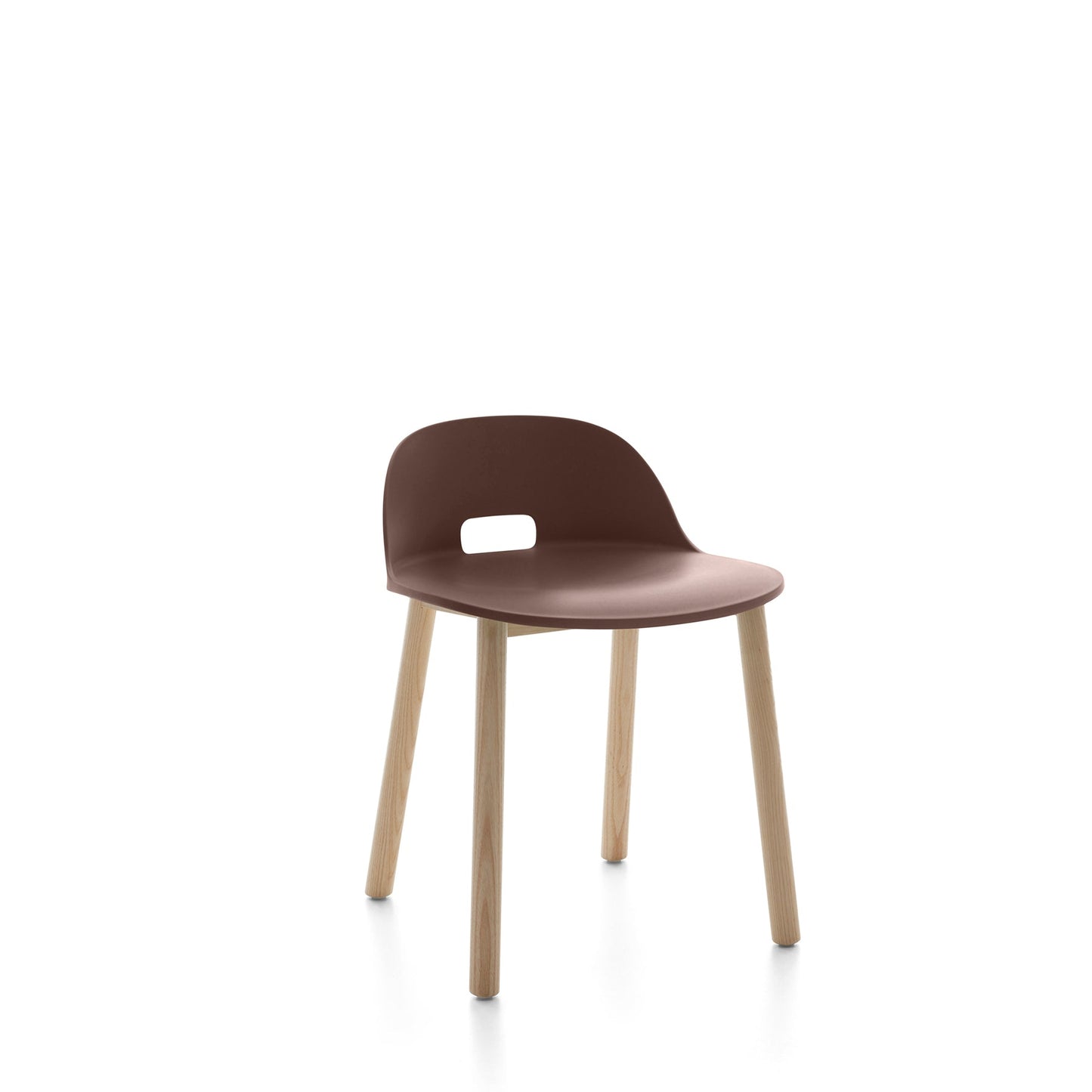 Chaise Emeco Alfi, dossier bas, frêne naturel, brun foncé