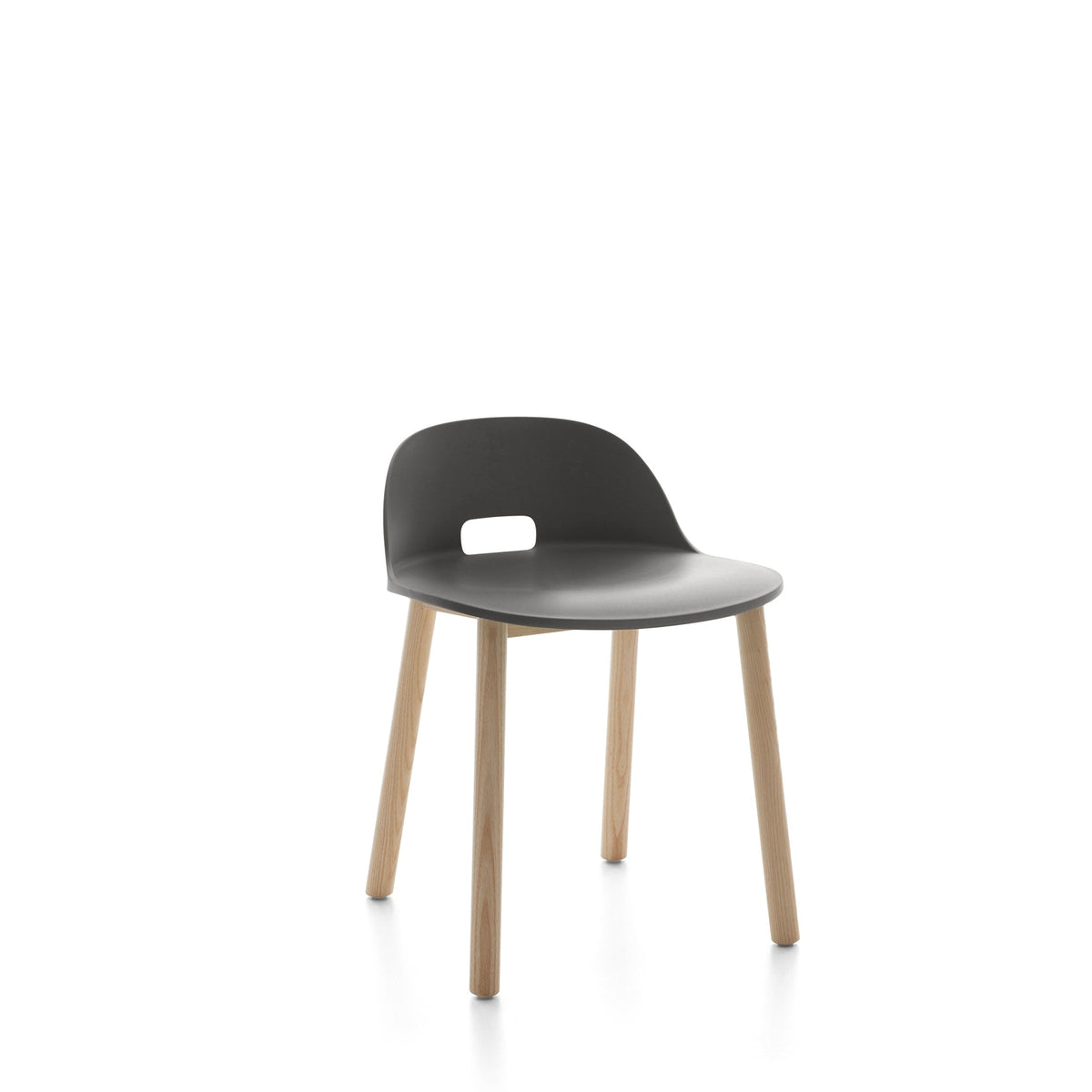 Chaise Emeco Alfi, dossier bas, frêne naturel, gris foncé