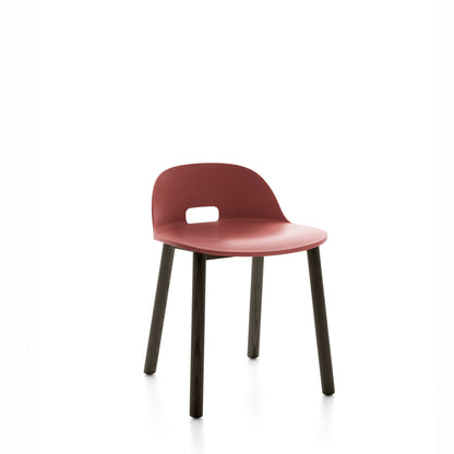 Chaise Emeco Alfi, dossier bas, frêne teinté foncé, rouge