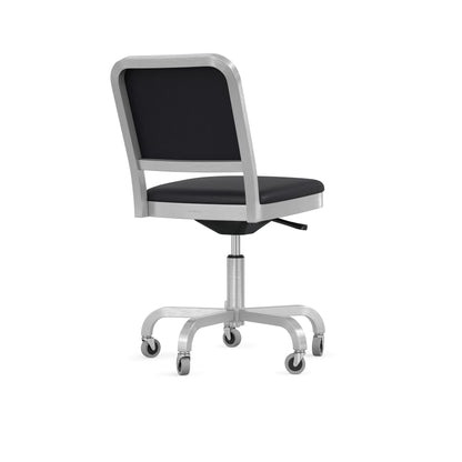 Navy Officer sillón giratorio — cuero Spinneybeck Volo Black, perfil
