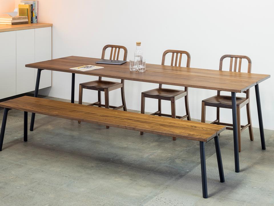 Grande table à manger design Run Emeco en noyer massif pour salle de repas moderne