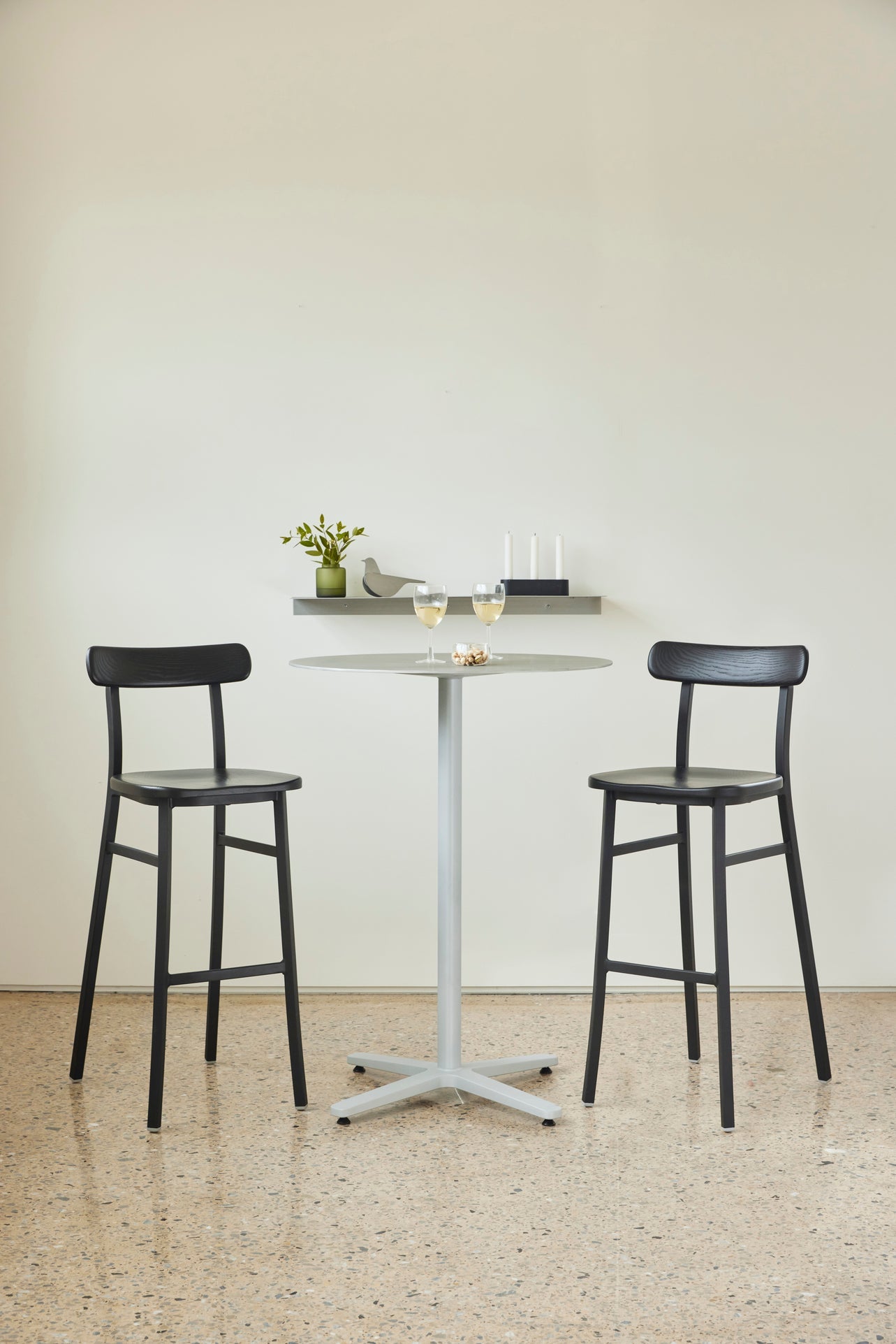 Table haute 2 Inch base étoile Emeco, hauteur bar, tabourets Utility | Antifer