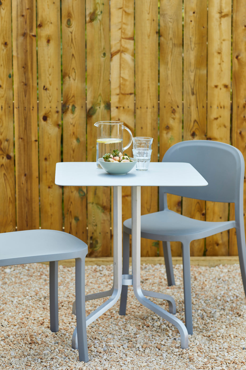 Chair Emeco 1 Inch Reclaimed — catalog view dos — polypropylène recycled — design Jasper Morrison | Antifer