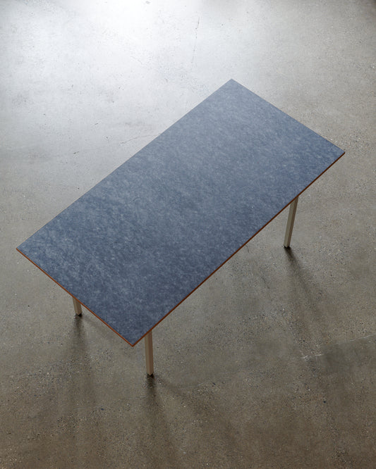 Tabletop Kvadrat Really recycled cotton blue on chêne 1600×800 mm — circular textile | Antifer