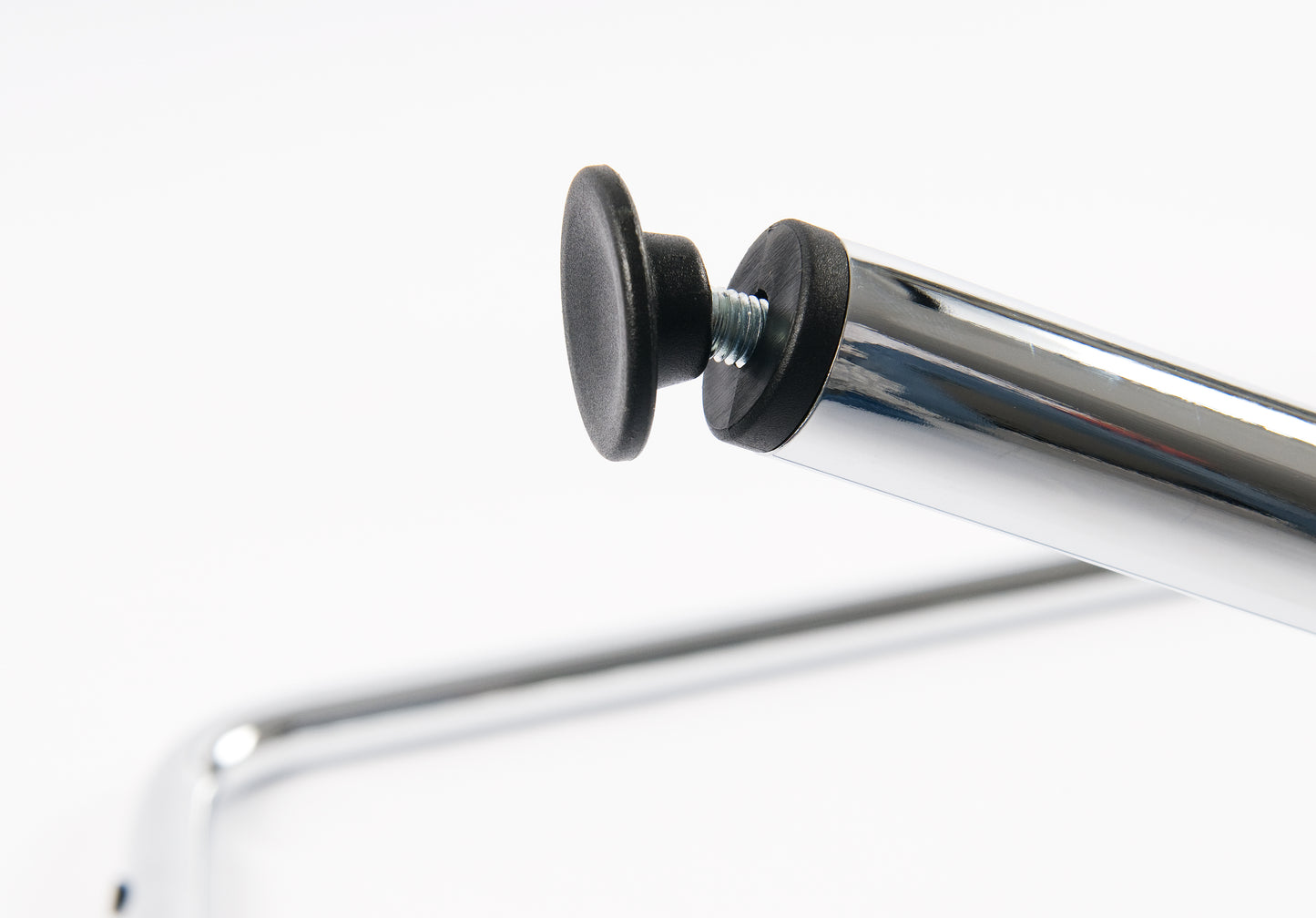 Gros plan sur patin ajustable du tréteau