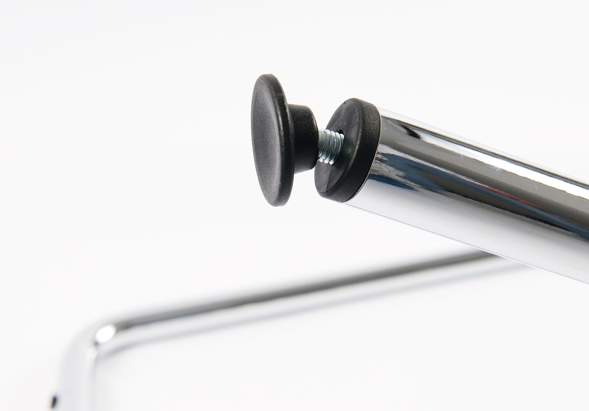 Gros plan sur patin ajustable du tréteau