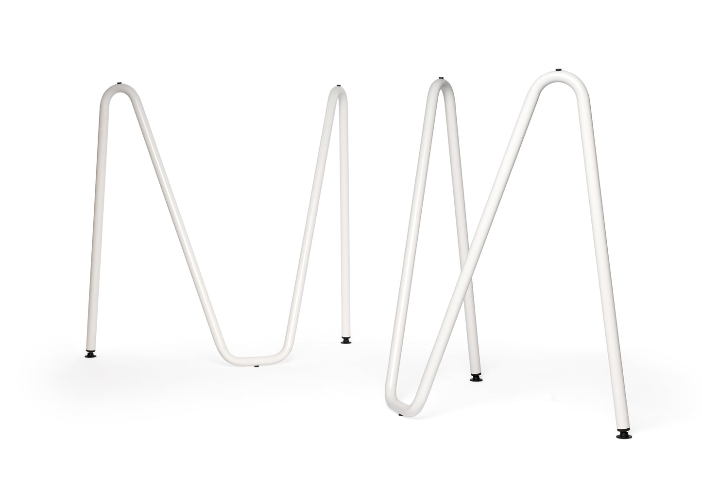 Paire de tréteaux Sinus en acier courbé design minimaliste. Couleur noire . De face & en 3 4 couleur blanche