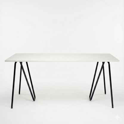 Bureau avec plateau posé sur paire de tréteaux Sinus en acier courbé design minimaliste. couleur noire