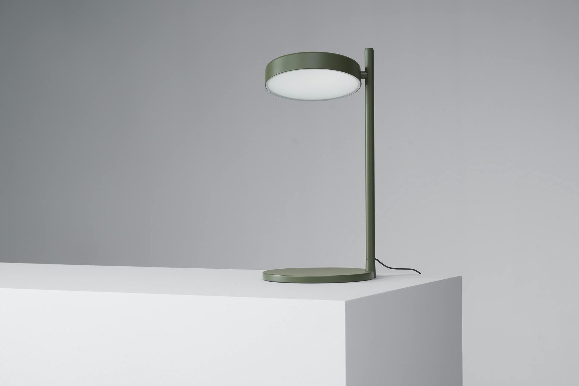 Lampe de table minimaliste w242 Pastille verte sur un angle moderne