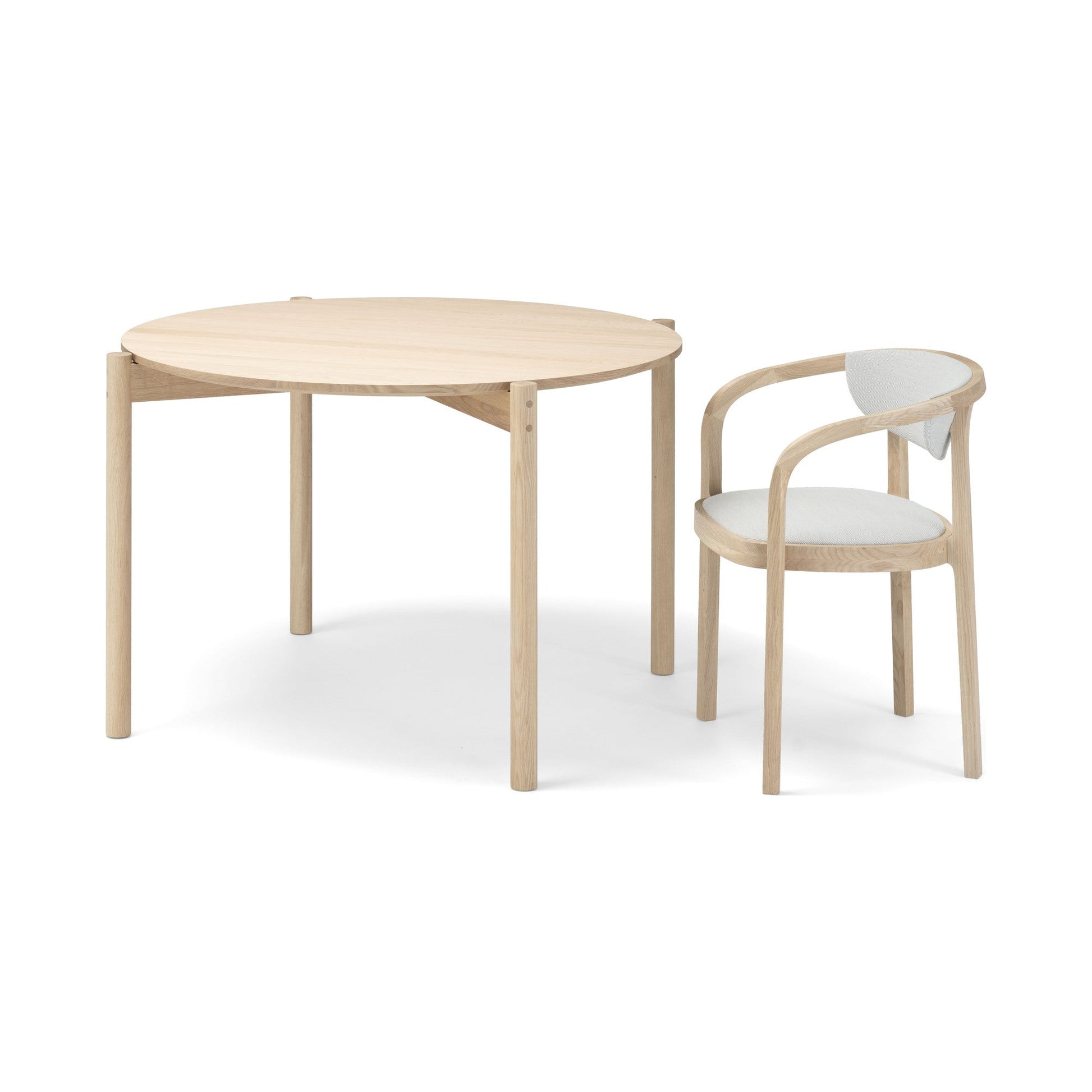 Castor Table Round 85 — Karimoku New Standard
