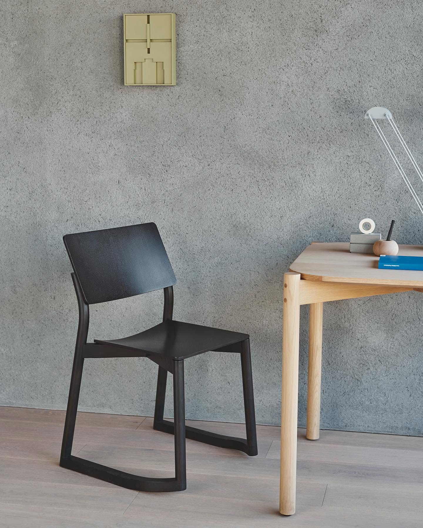 scout-chair black — Karimoku New Standard