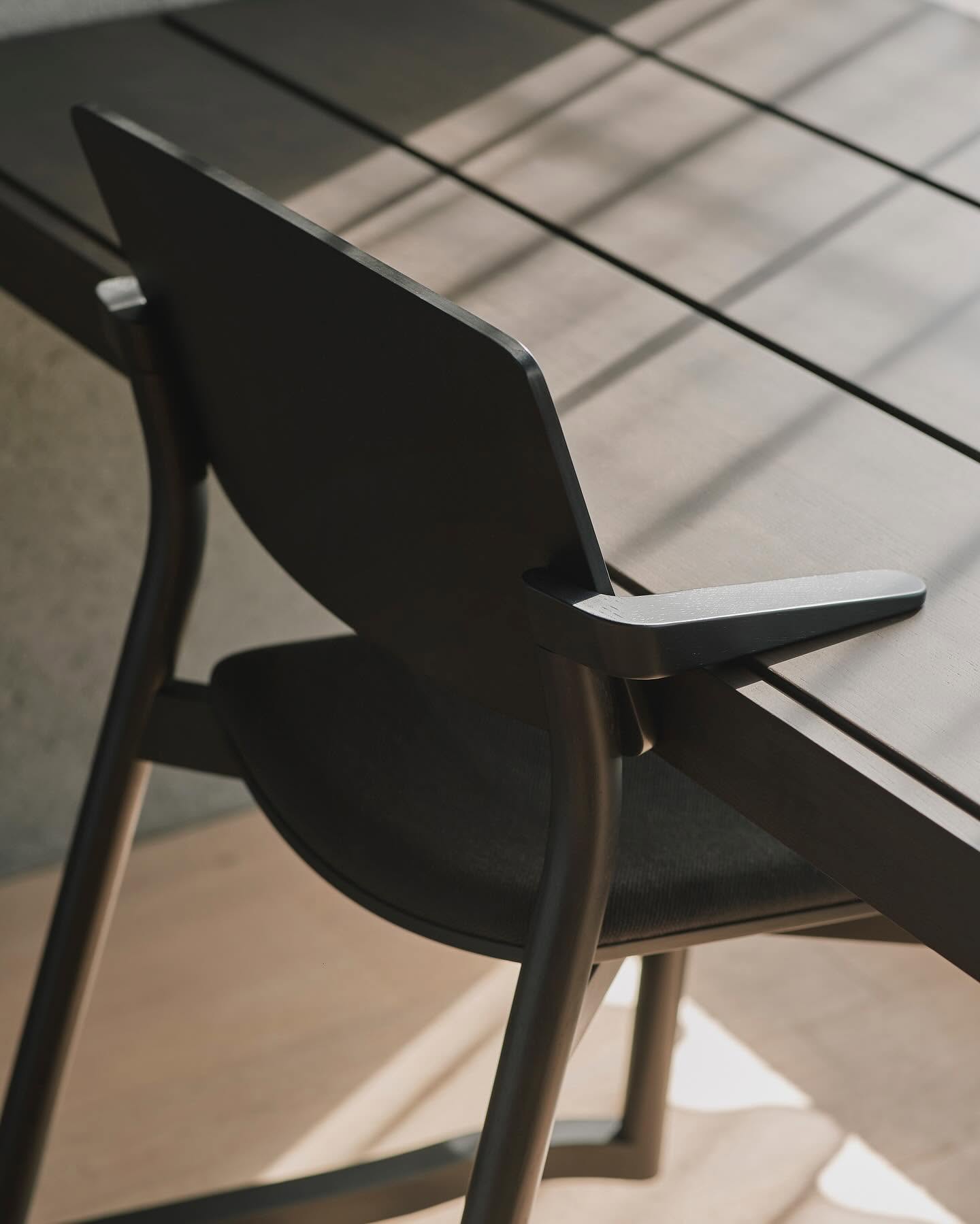 scout-chair black — Karimoku New Standard