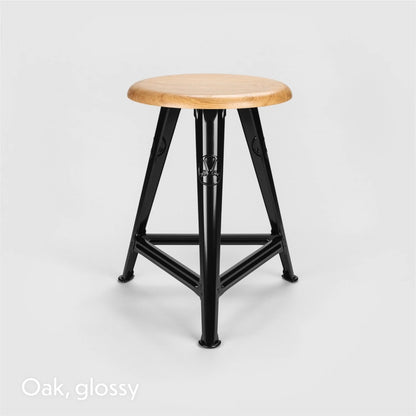Échantillon of finish chêne verni brillant — Stool Rowac Schemel | Antifer