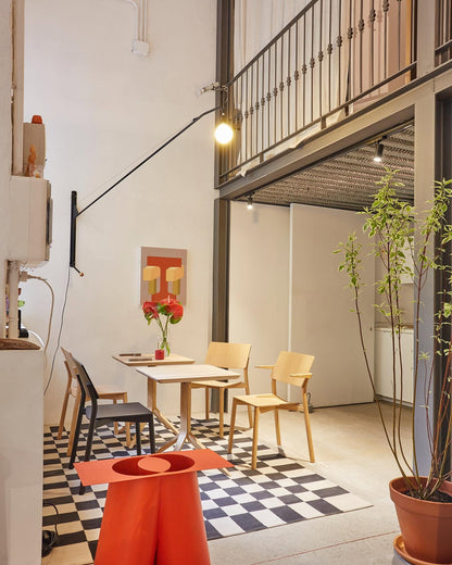 castor armchair en situation — Karimoku New Standard