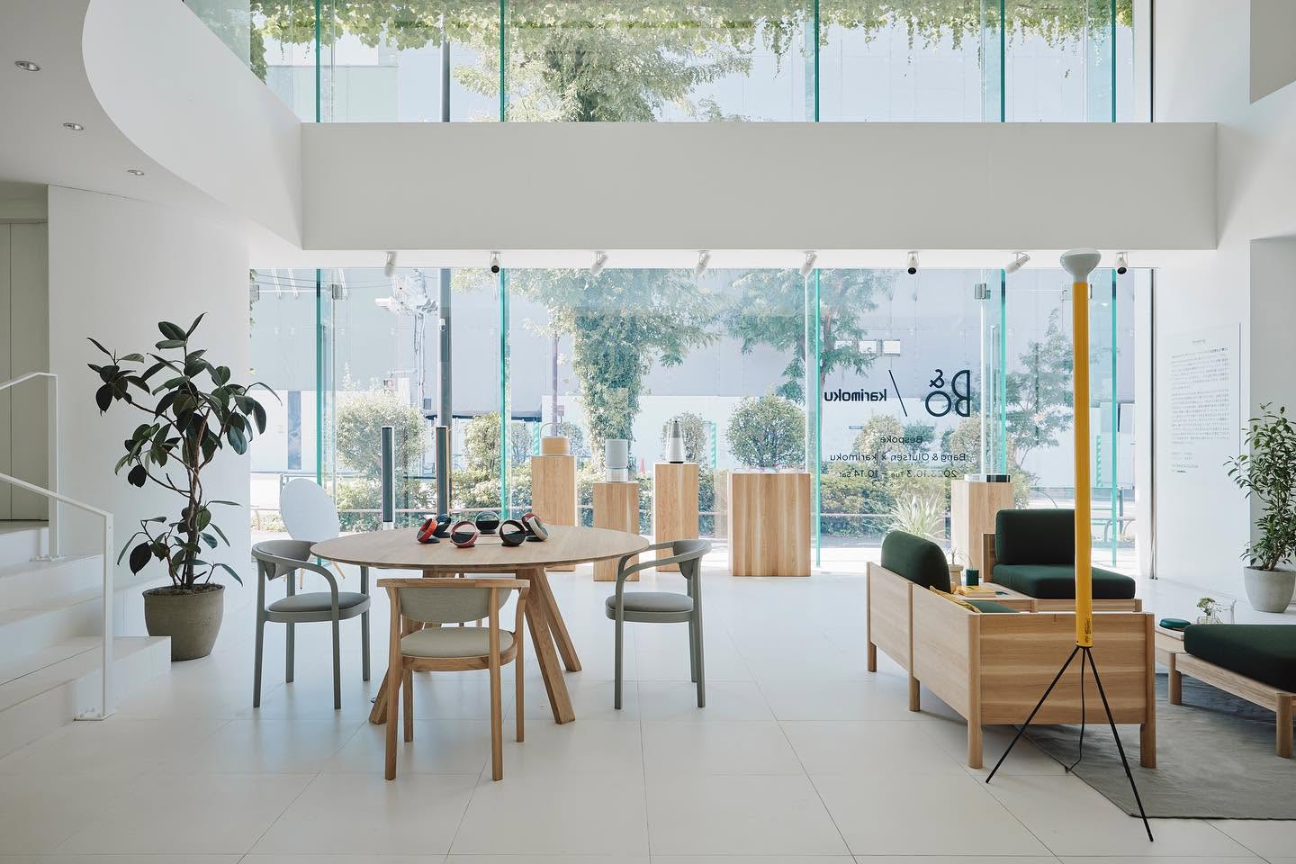 castor chair en situation — Karimoku New Standard